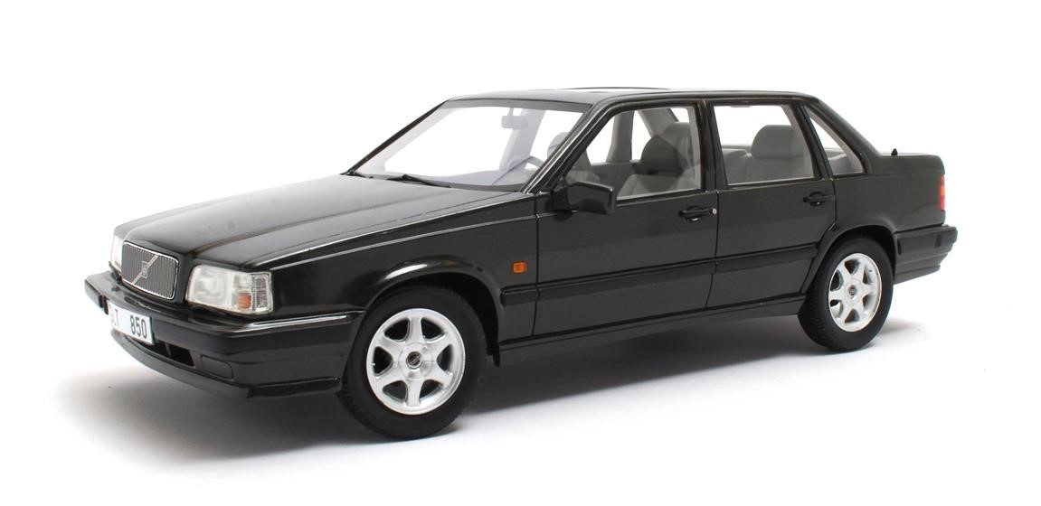 Volvo 850 GLT 1991-1994 Donker Grijs Metallic - 1:18